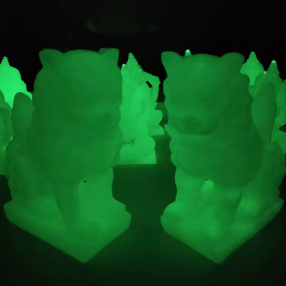 CHINESE FU LION DOGS*GLOW in the DARK*STATUE PAIR-Jade Color Resin-Foo-Guardians - Picture 9 of 9